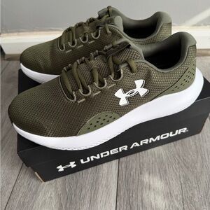 Under Armour Charged Surge Men’s Shoes New Size 10 Wide 302849